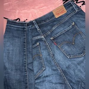 Women’s LEVI’S plus size 16w high rise skinny jeans. Good condition.